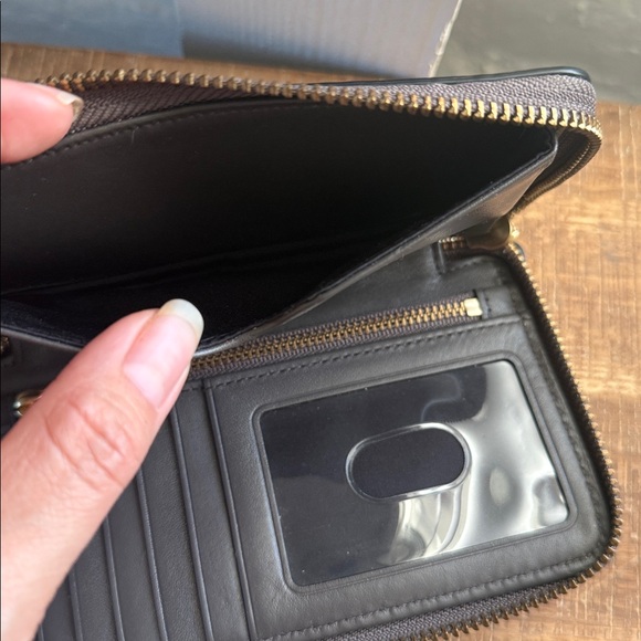 Marc by Marc Jacobs Black Leather Wristlet - Picture 14 of 17